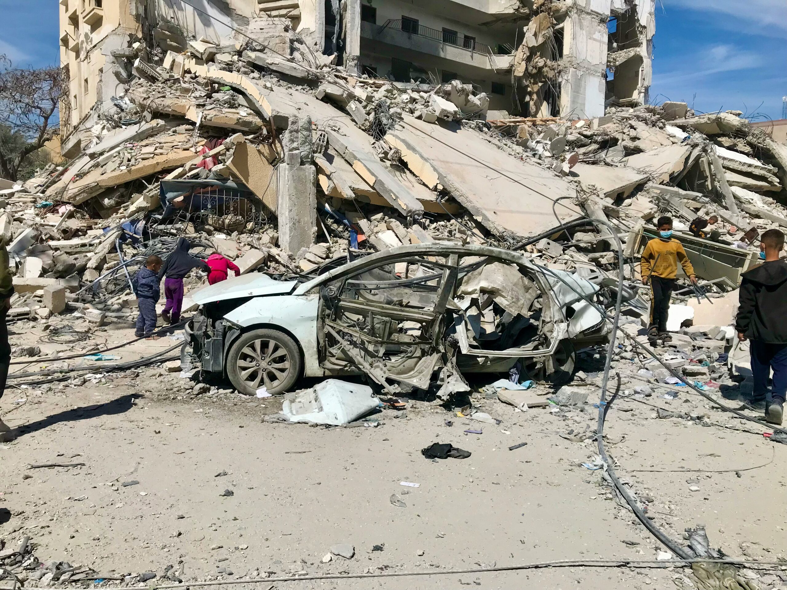 Gaza on the Brink: Ceasefire Discussions…